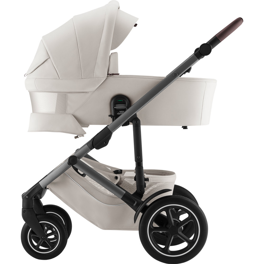 05_SMILE_5Z_SoftTaupe_CalmGrey_BrownHandle_01_HardCarrycot_VentilationWindow_2024_72dpi_2000x2000.png